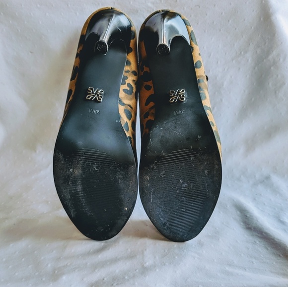 Vera Wang Leopard Print Heel. Size 7.5. - Picture 5 of 5